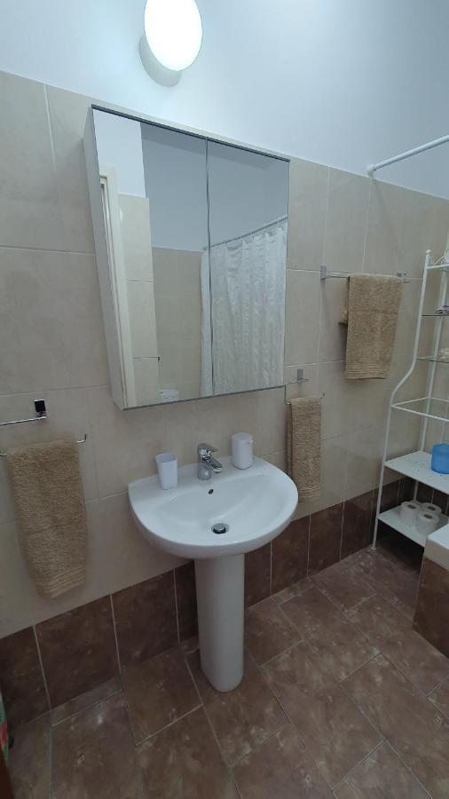 Peaceful Apartment With Double Bed - Oak Breeze Paphos Exterior foto