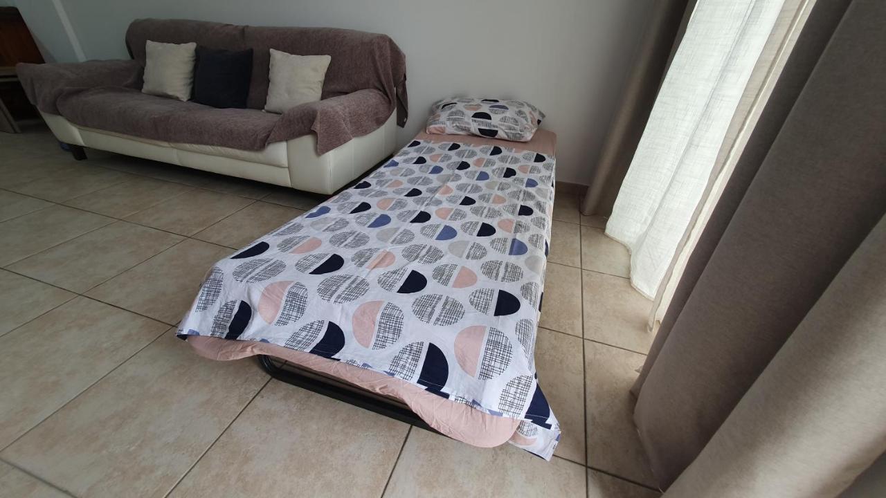 Peaceful Apartment With Double Bed - Oak Breeze Paphos Exterior foto